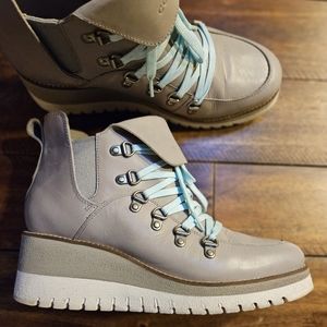Cole Haan waterproof gray w/mint laces wedge booties sz 9